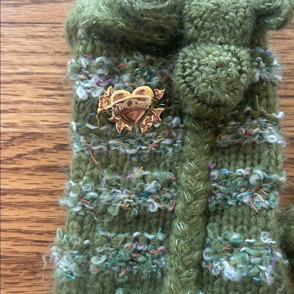 Betsey Johnson Green Winter Gloves - Picture 2 of 9